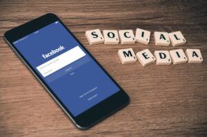 Fra Facebook-venner til reel social kapital: Sådan omsætter du online relationer til værdifulde ressourcer